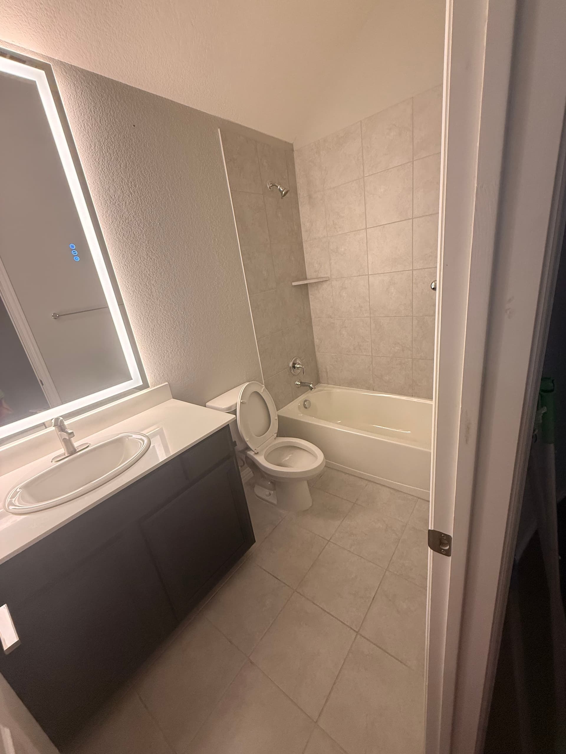 Professionally cleaned bathroom by Staar Maid
