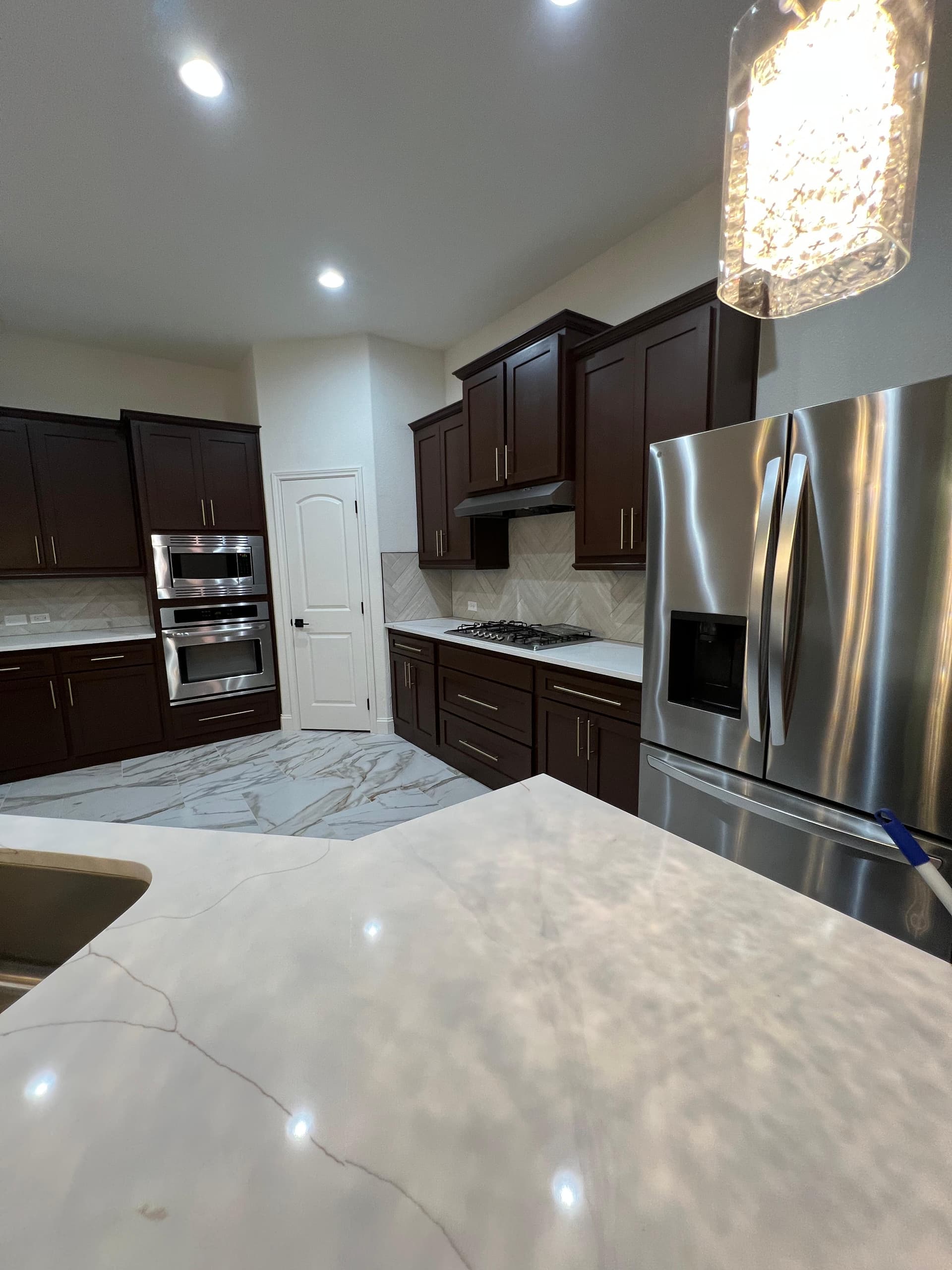 Professional kitchen cleaning in progress in Dallas TX – Staar Maid & House Cleaning